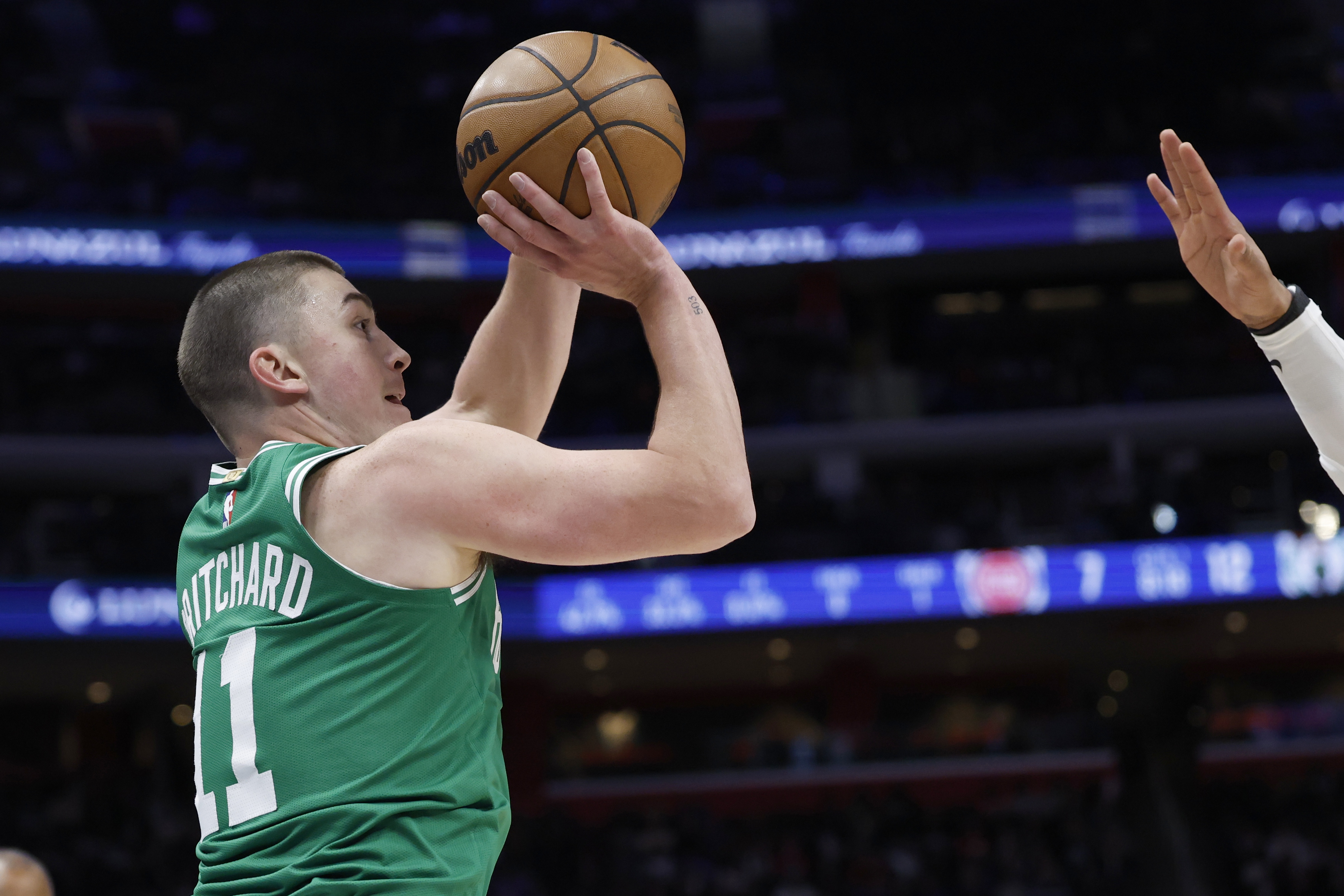 开云登录入口-1米85乱杀！布朗&amp;普理查德击穿湖人外防线 防守硬度是致命差距